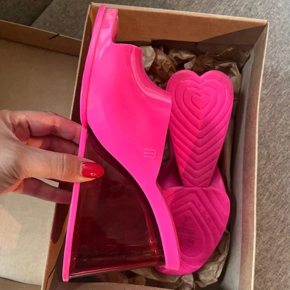 BRAND NEW Melissa Pink Heart Shaped Mules Wedges Valentines Barbie - Picture 3 of 6
